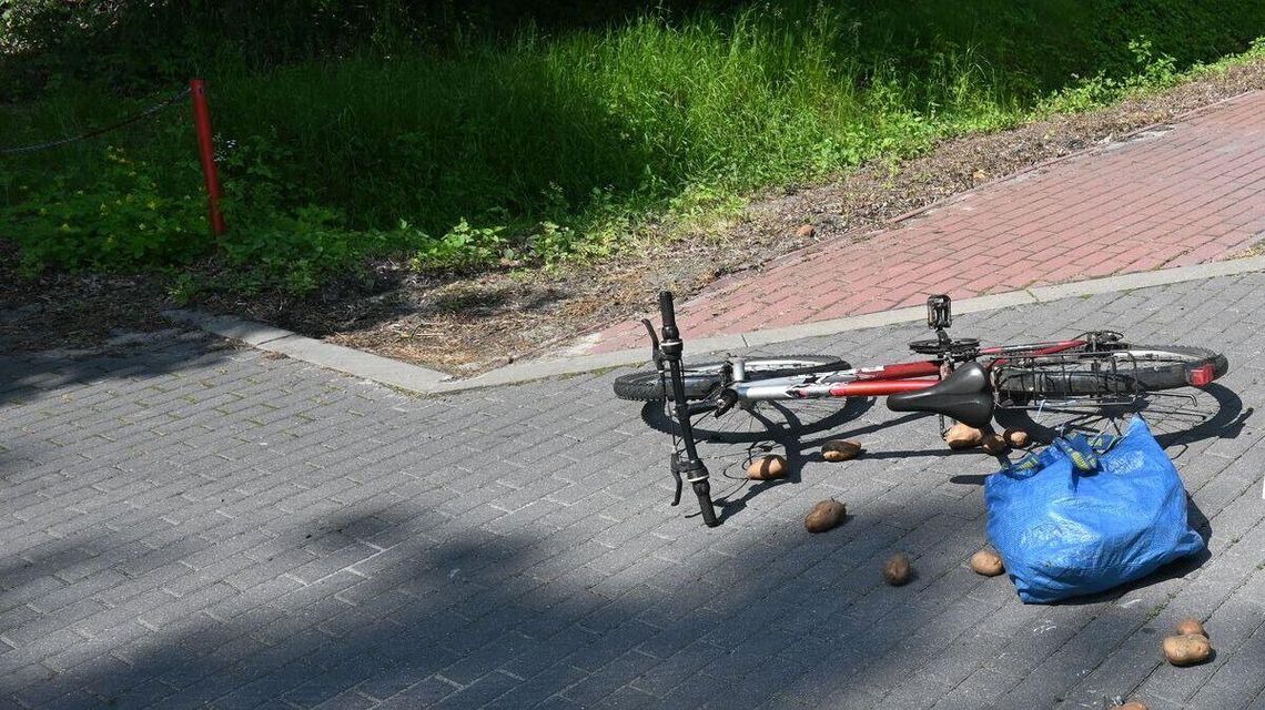 Tragedia w Natalinie. Nie żyje 68-letni rowerzysta potrącony przez motocyklistę Tragedia w Natalinie. Nie żyje 68-letni rowerzysta potrącony przez motocyklistę