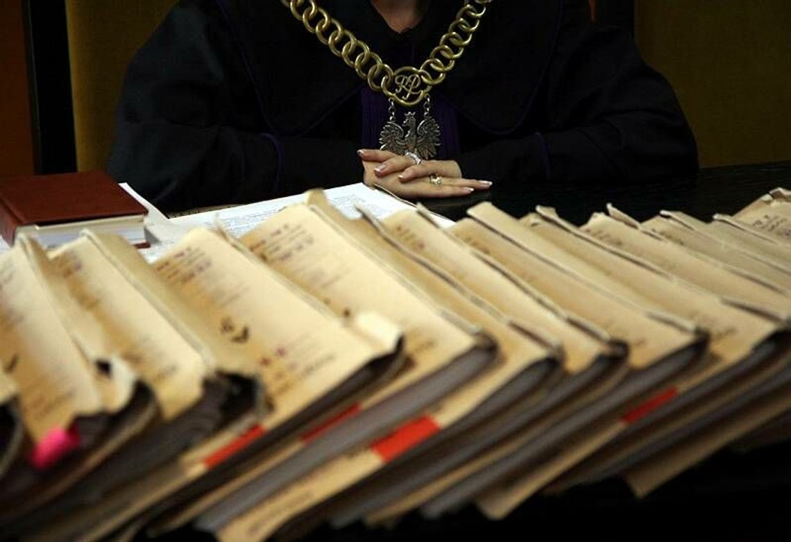 Tragiczna śmierć w mieszarce. Dwaj pracownicy odlewni oskarżeni Tragiczna śmierć w mieszarce. Dwaj pracownicy odlewni oskarżeni