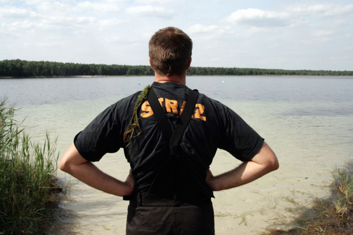 Tragiczny finał zabawy nad jeziorem Białym. Utopił się 23-latek