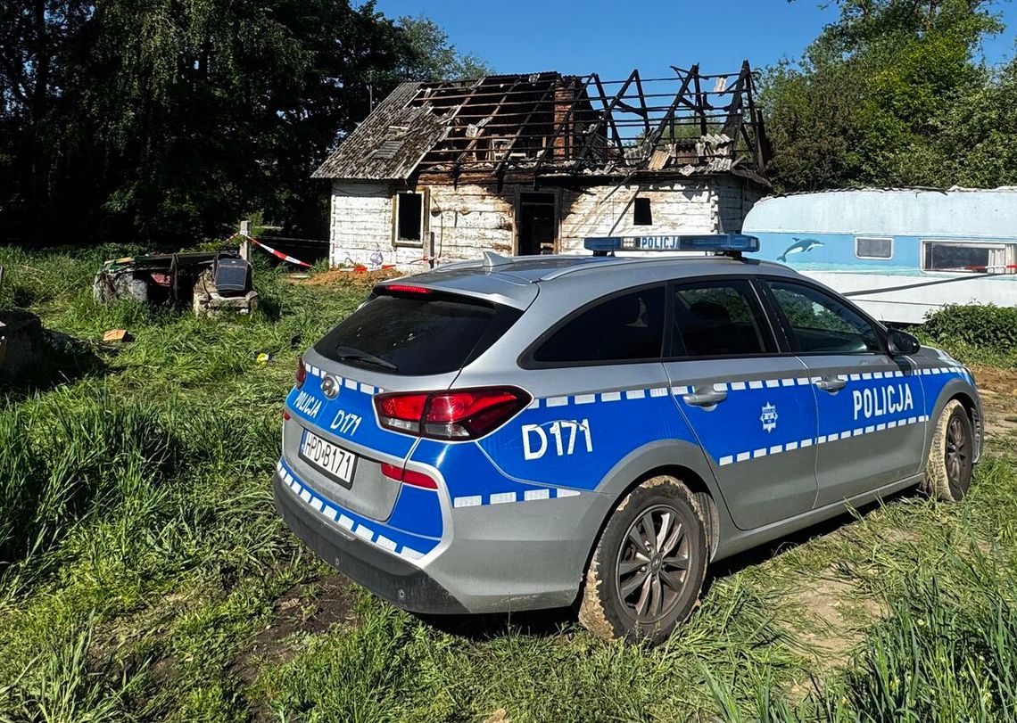 Tragiczny pożar pod Lublinem. W pogorzelisku znaleziono 2 osoby Tragiczny pożar pod Lublinem. W pogorzelisku znaleziono 2 osoby