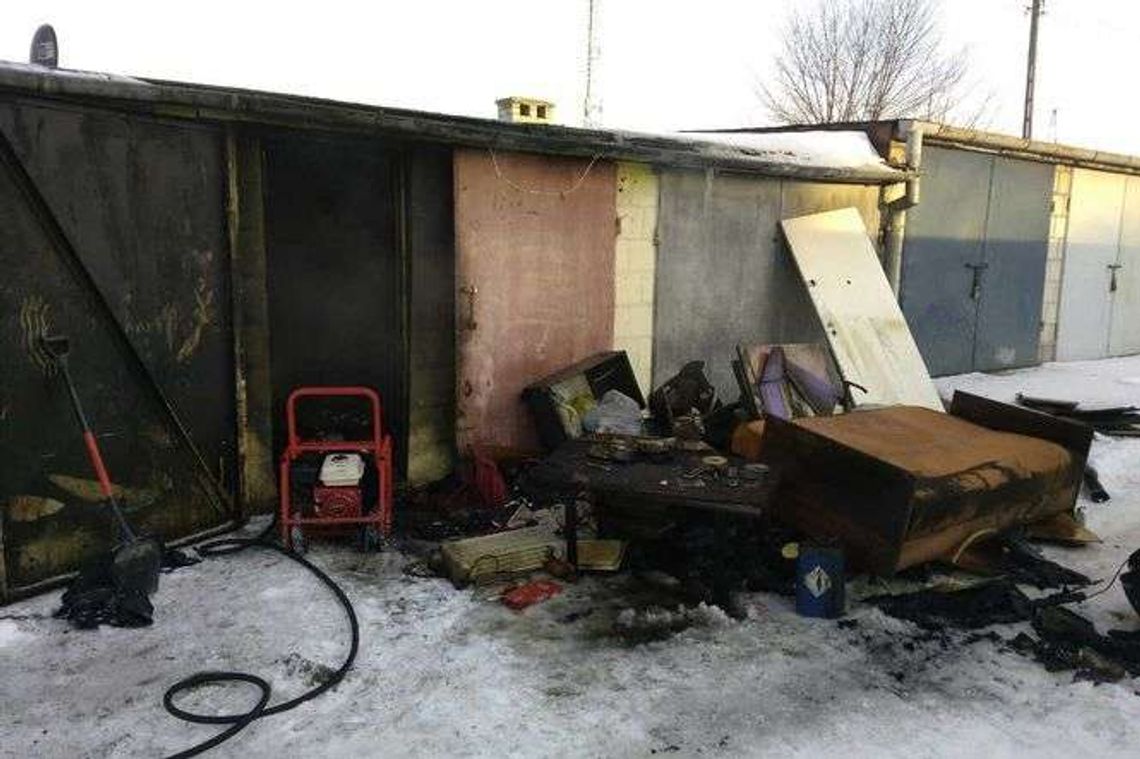 Tragiczny pożar w garażu na Bronowicach. Zginęły dwie osoby [zdjęcia]