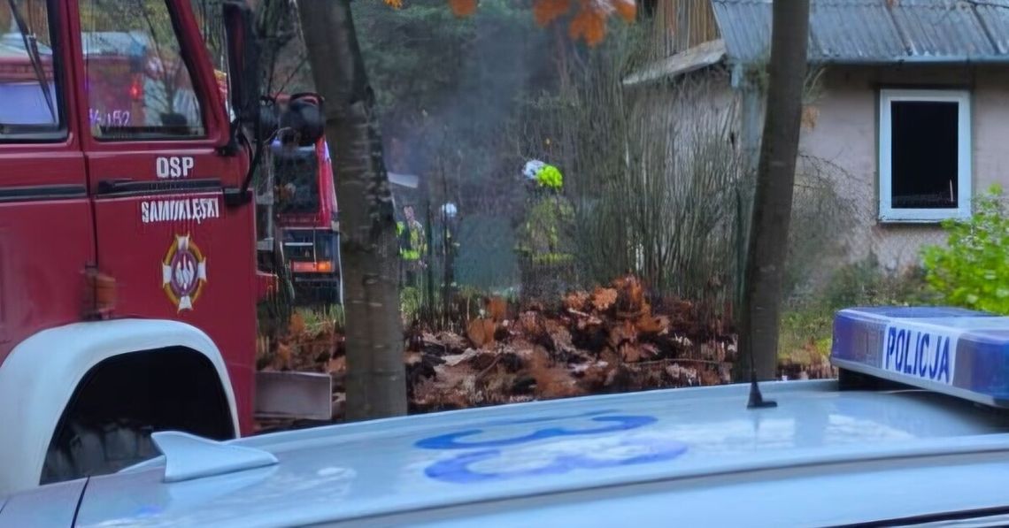 Tragiczny pożar w Krzywym Dębie. W domu znaleziono ciała dwóch osób