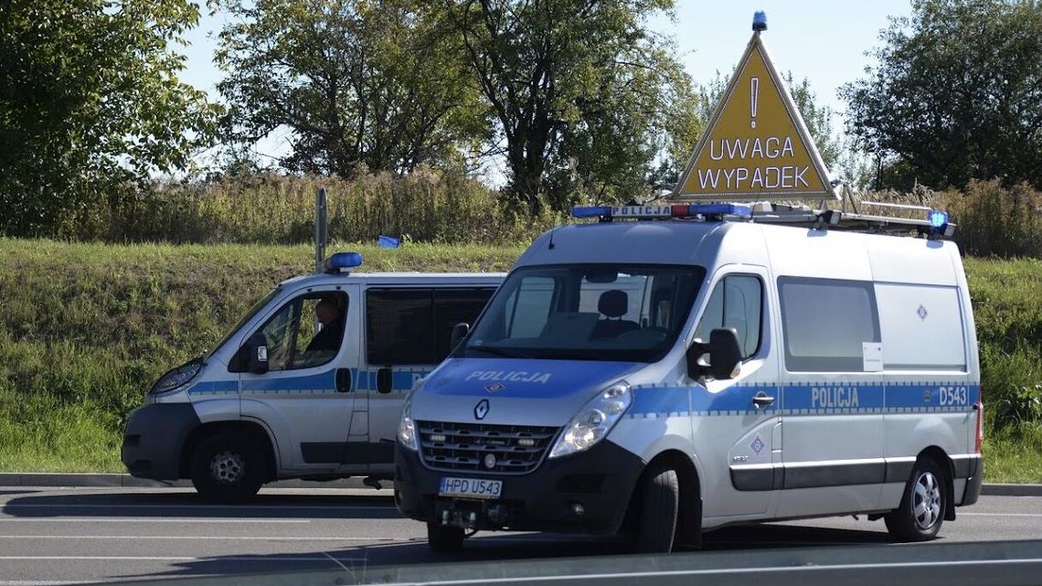 Tragiczny wypadek na drodze krajowej nr 17. Kierujący volkswagenem zmarł w szpitalu