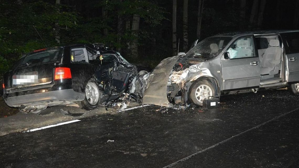 Tragiczny wypadek niedaleko Chełma. 17-letni chłopak i 40-letnia kobieta nie żyją