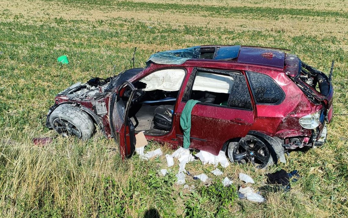 Tragiczny wypadek pod Chełmem. 57-latek zginął po zderzeniu BMW z Mercedesem Tragiczny wypadek pod Chełmem. 57-latek zginął po zderzeniu BMW z Mercedesem