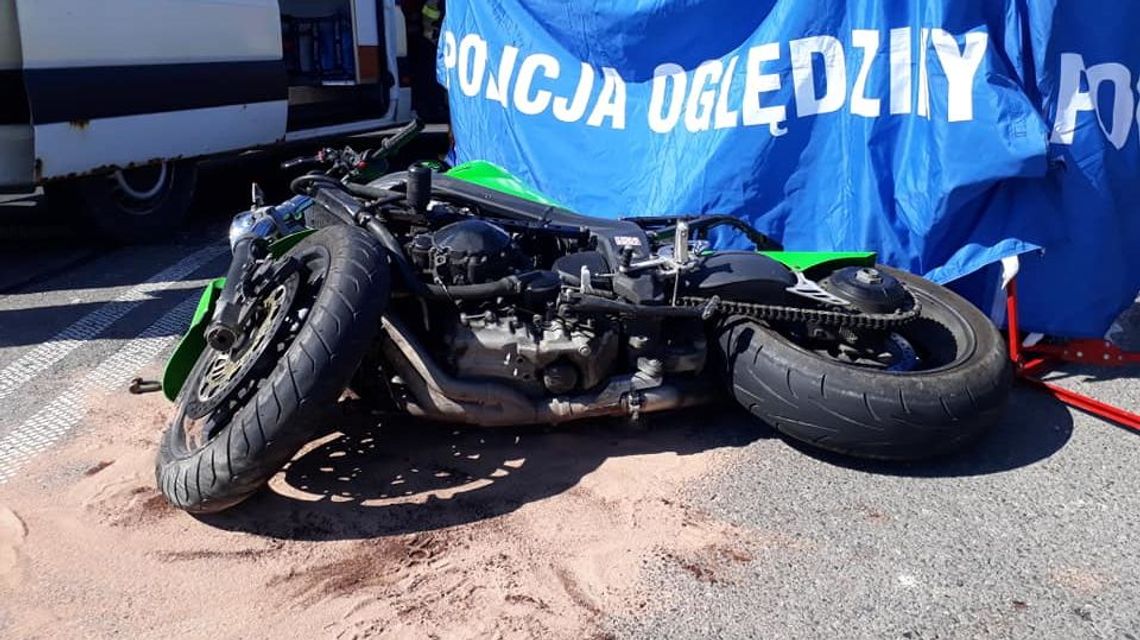 Tragiczny wypadek pod Lublinem. Motocyklista zderzył się z ciągnikiem. 38-latek nie żyje [zdjęcia]