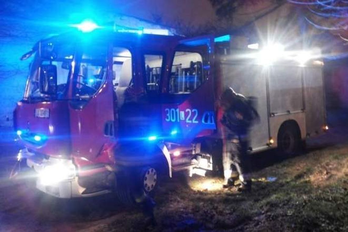 Tragiczny wypadek w Dęblinie, 22-letni kierowca spłonął w samochodzie