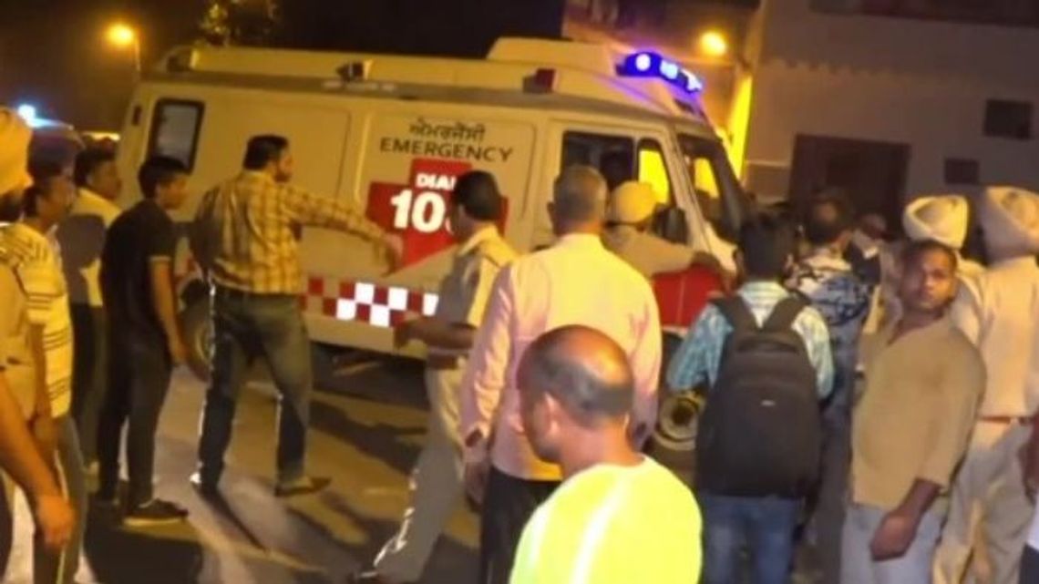 Tragiczny wypadek w Indiach. Pociąg wjechał w tłum świętujący Dasarę, zginęło co najmniej 60 osób [wideo]