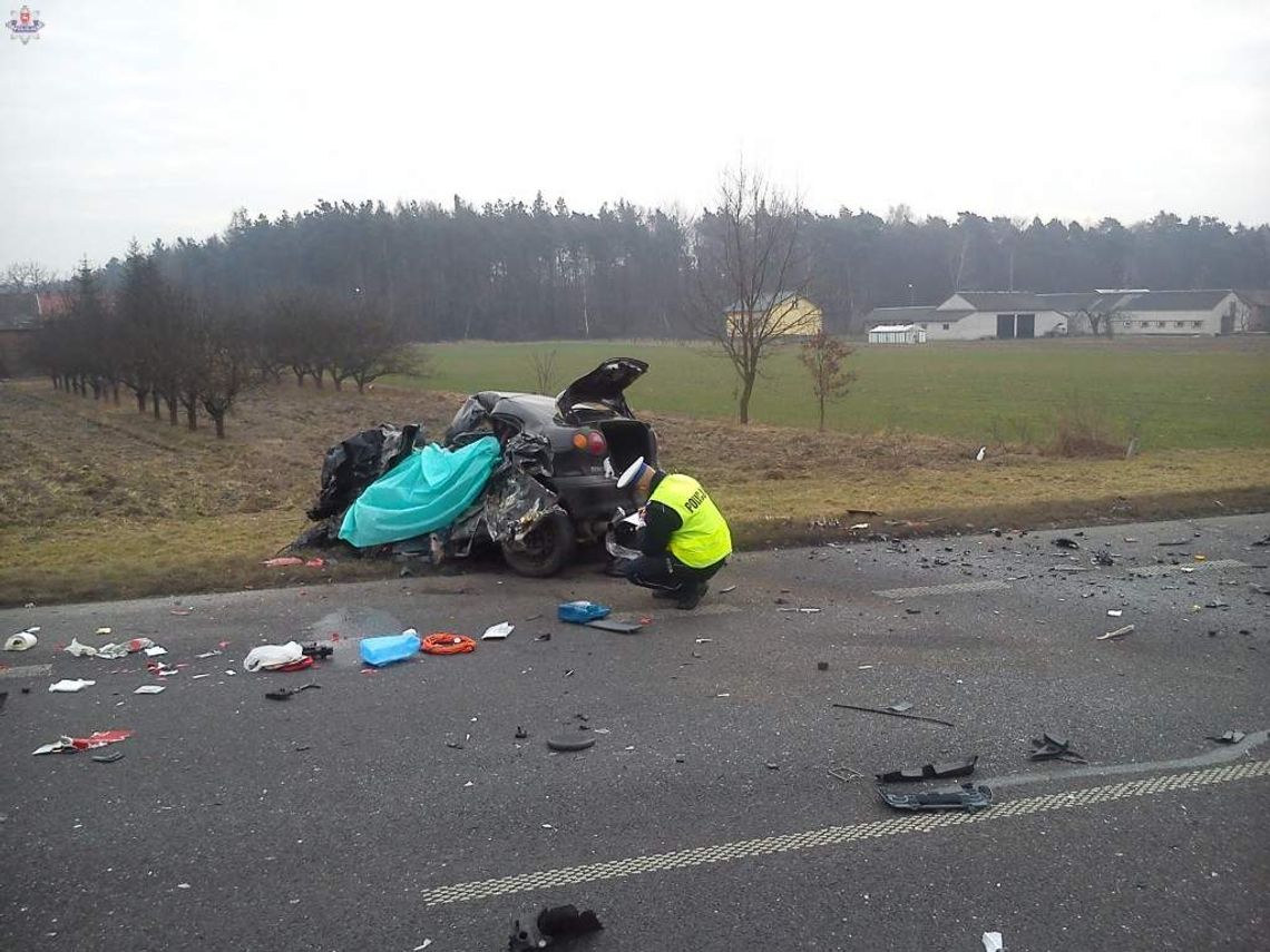 Tragiczny wypadek w Kajetanowie. Policja szuka białego samochodu