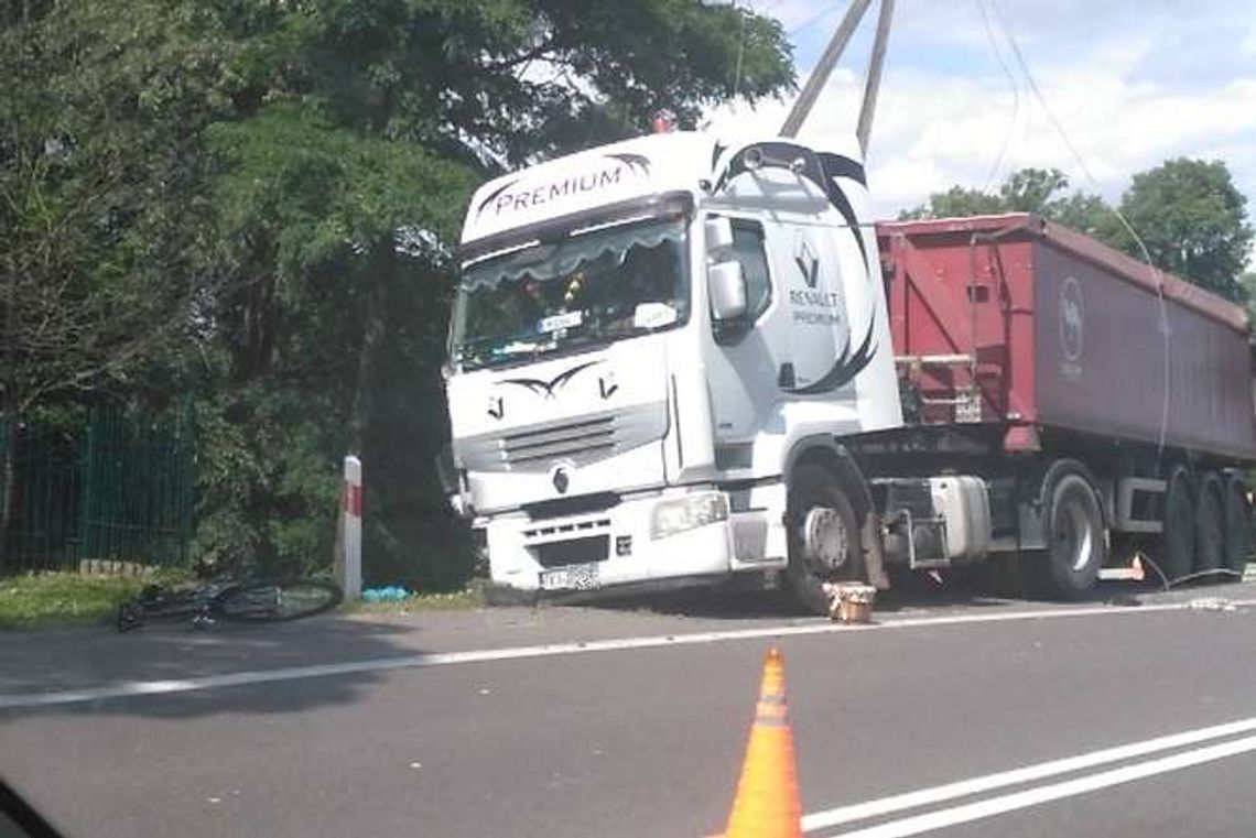 Tragiczny wypadek w Niedrzwicy. Zginęła 49-latka, jej córka trafiła do szpitala (zdjęcia)