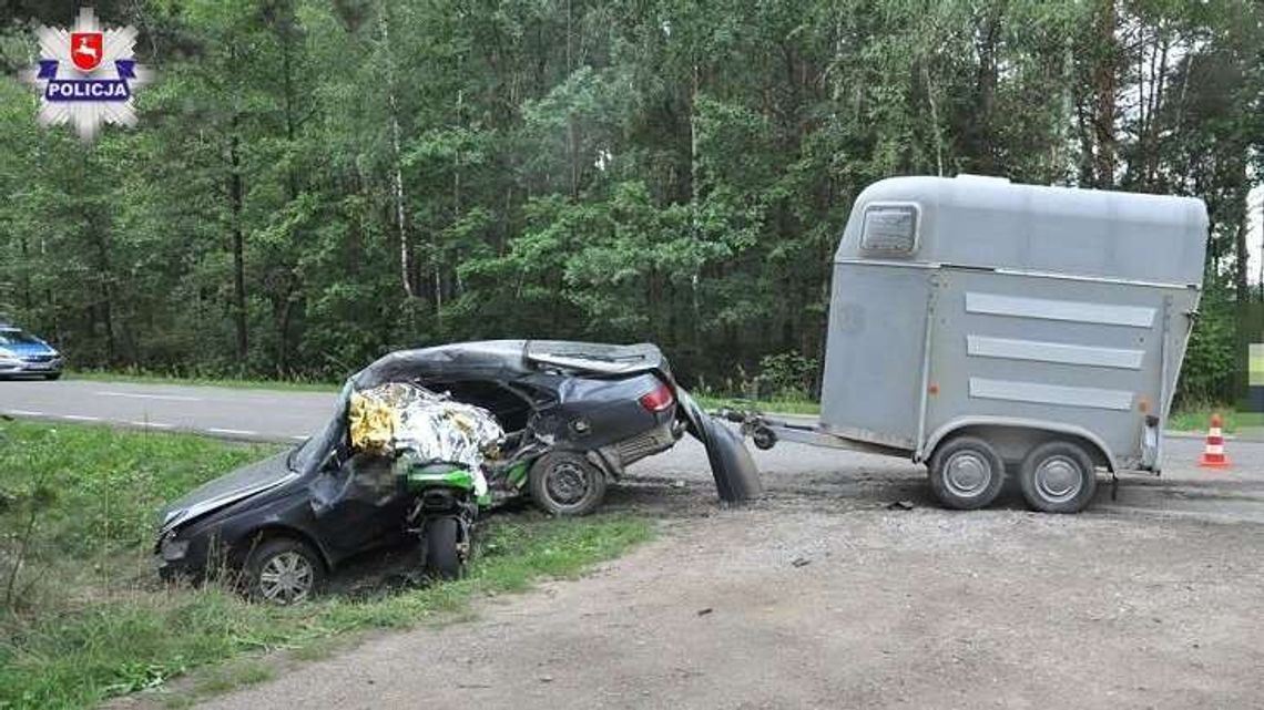 Tragiczny wypadek w powiecie bialskim. Dwie osoby nie żyją