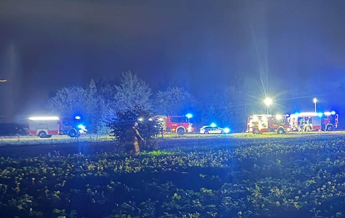 Tragiczny wypadek w powiecie łukowskim. Samochód stanął w płomieniach, kierowca zginął na miejscu Tragiczny wypadek w powiecie łukowskim. Samochód stanął w płomieniach, kierowca zginął na miejscu