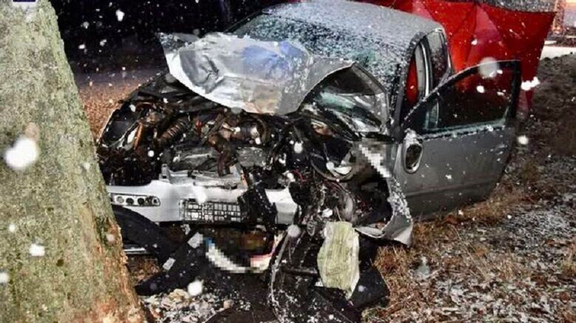 Tragiczny wypadek w środku nocy. 30-latek nie przeżył Tragiczny wypadek w środku nocy. 30-latek nie przeżył