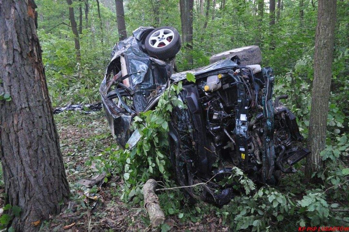 Tragiczny wypadek w Starej Jedalnce, zginęły dwie młode osoby (zdjęcia)