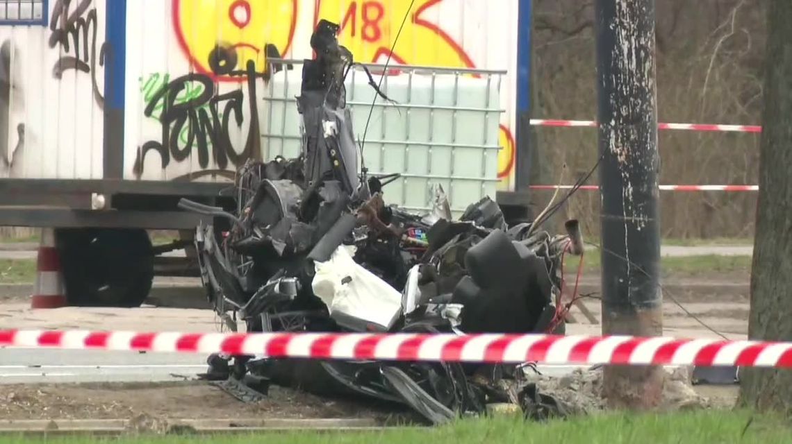 Tragiczny wypadek w Warszawie. Trzech młodych mężczyzn nie żyje