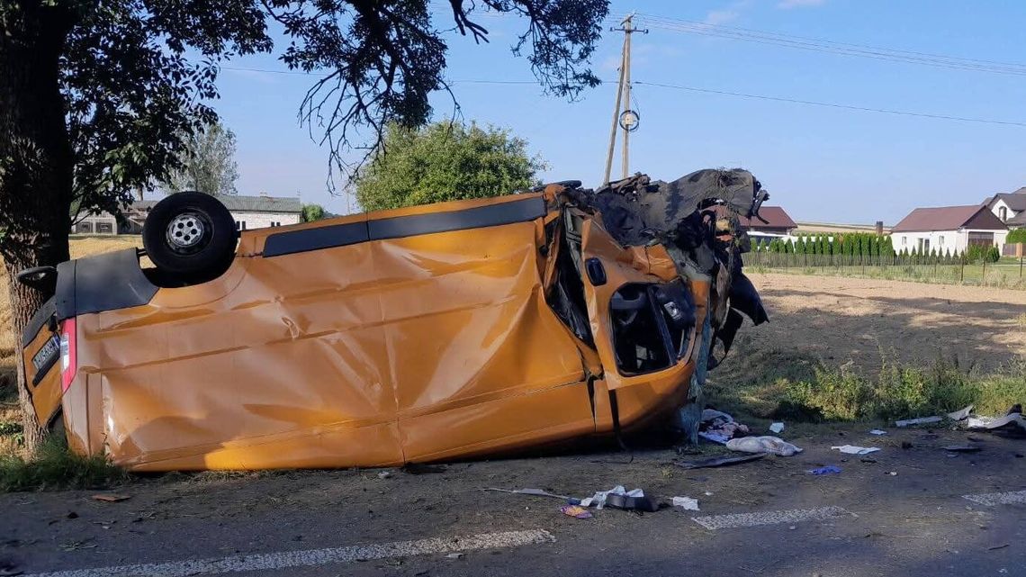 Tragiczny wypadek w Zakręciu. Nie żyje 51-letni kierowca busa