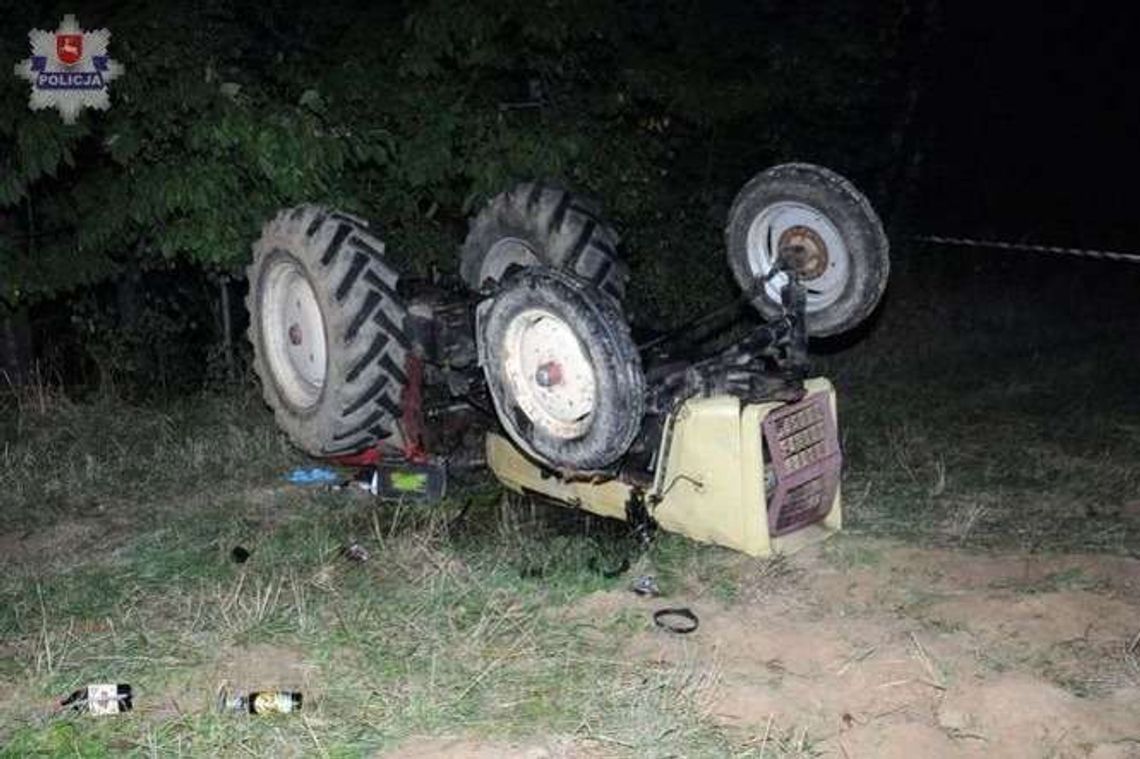 Traktor przygniótł dwie osoby. Jedna zginęła