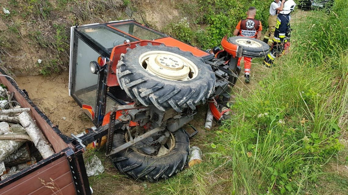 Traktor przygniótł kobietę. Trzeba było wezwać śmigłowiec