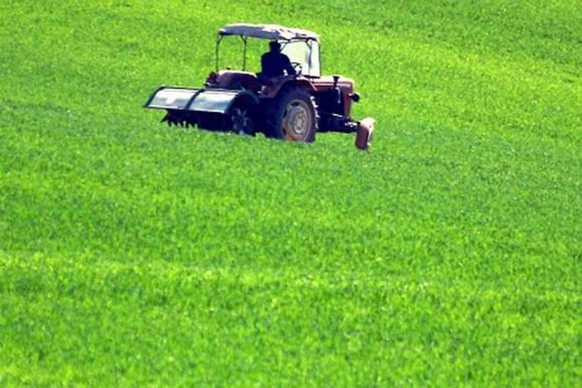 Traktor przygniótł rolnika. 63-latek nie żyje