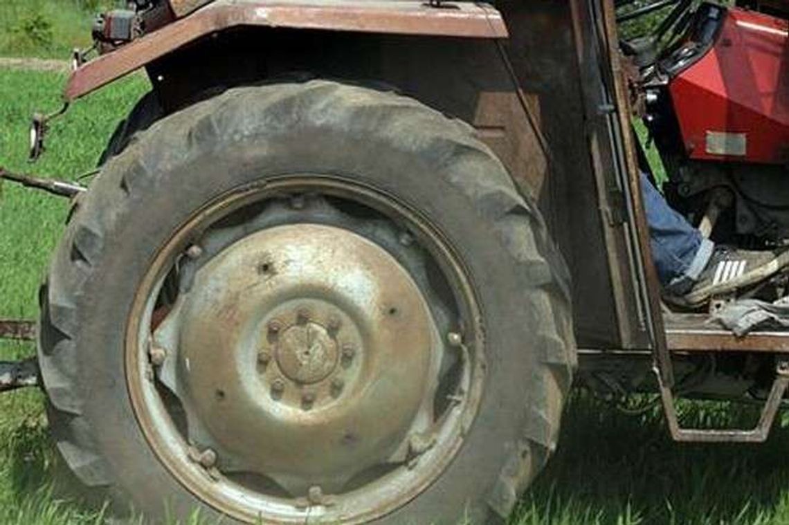 Traktorzysta pijany jak bela. Miał 3,7 promila Traktorzysta pijany jak bela. Miał 3,7 promila