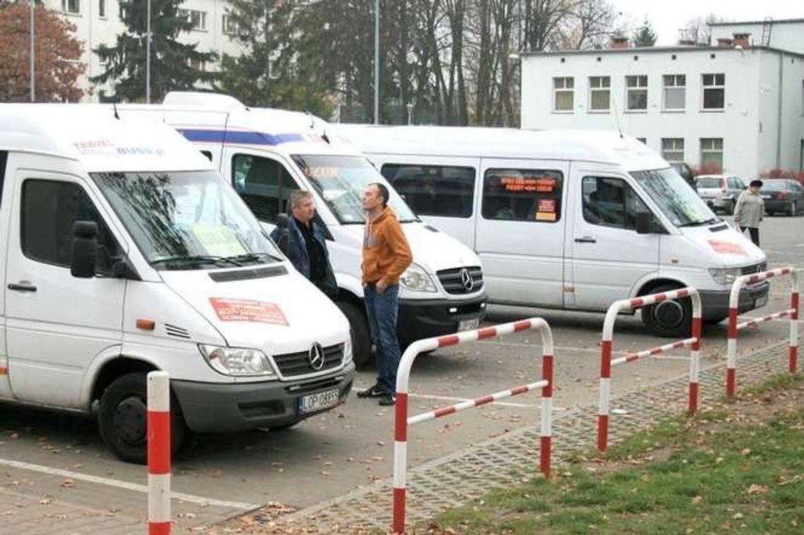 Transport publiczny w pow. puławskim. Co chcieliby poprawić mieszkańcy?