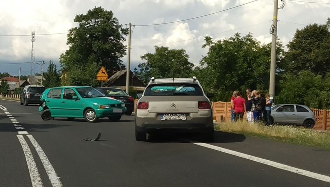 Trasa Rzeszów - Lublin. Zderzenie trzech aut. Spore utrudnienia na drodze Trasa Rzeszów - Lublin. Zderzenie trzech aut. Spore utrudnienia na drodze