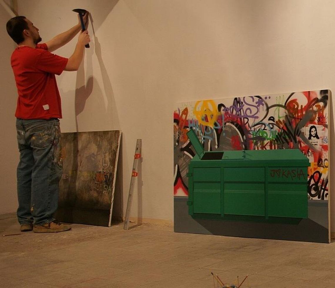 \"Trash Beaty” i \"Broń pod kontrolą” w Galerii Białej \"Trash Beaty” i \"Broń pod kontrolą” w Galerii Białej