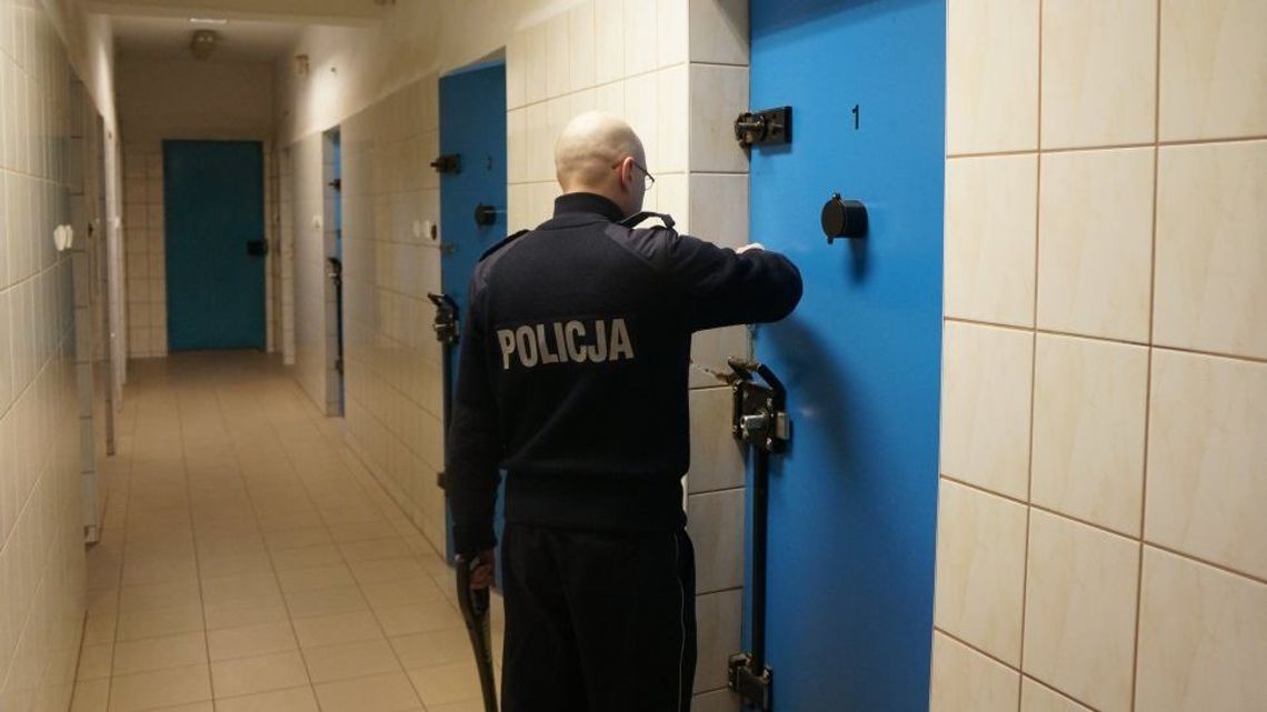 Trener z woj. lubelskiego podejrzany o dopuszczenie się tzw. innej czynności seksualnej Trener z woj. lubelskiego podejrzany o dopuszczenie się tzw. innej czynności seksualnej