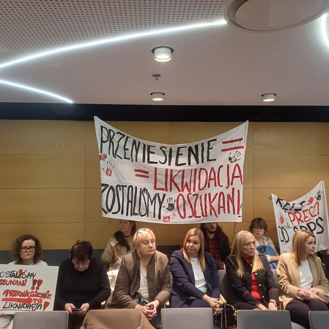 Triumf marszałka, porażka ludzi, likwidacja szkół przy Sulisławickiej?