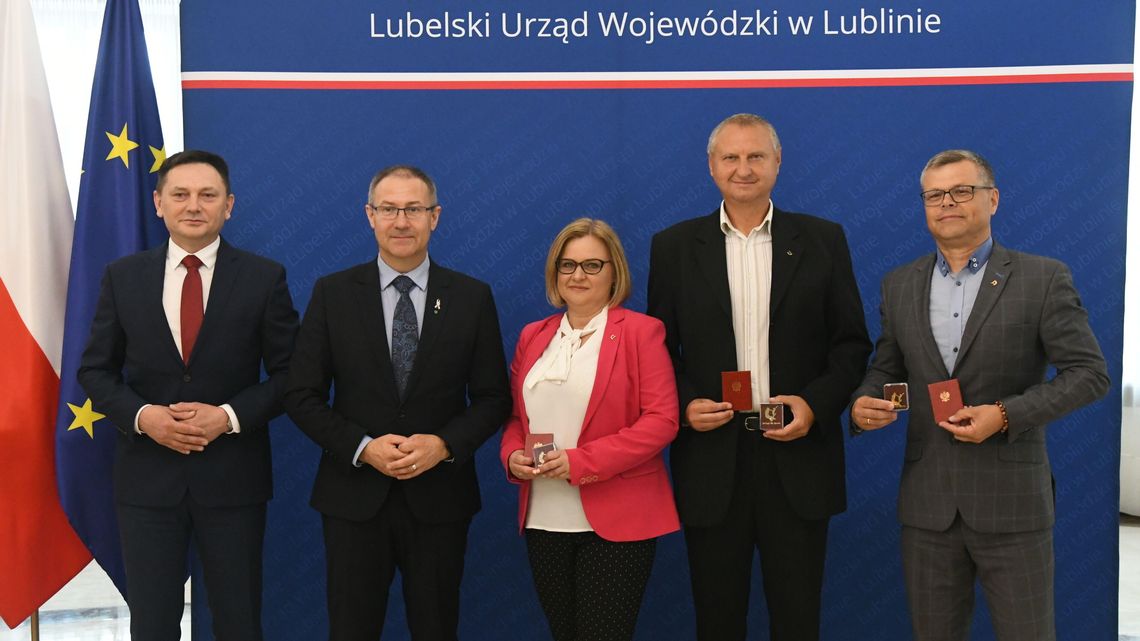Troje świdniczan odebrało odznaki „Za Zasługi dla Sportu” przyznane przez Ministra Sportu i Turystyki Sławomira Nitrasa