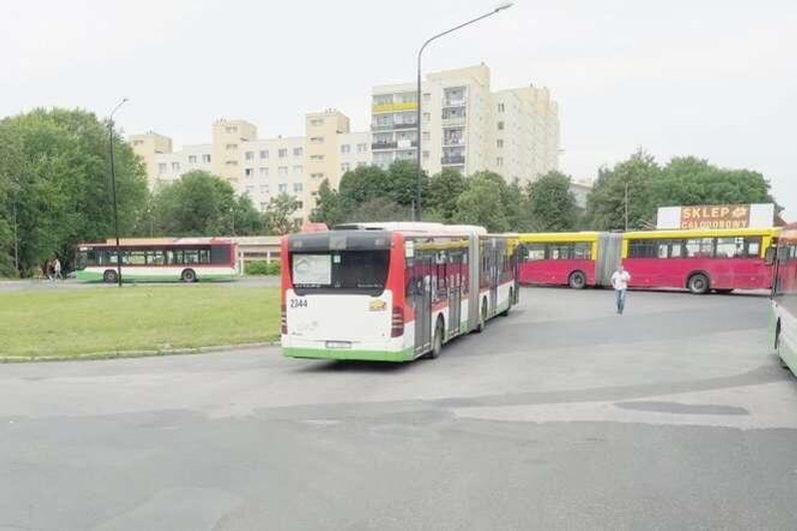 Trolejbusem na Czechów. Nowa pętla i trakcja trolejbusowa