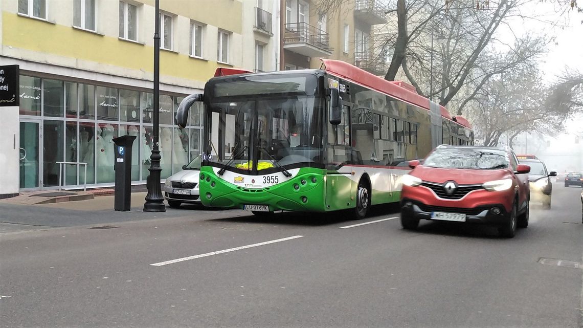 Trolejbusom w Lublinie rozładowują się baterie. Wszystko przez szron na sieci zasilającej