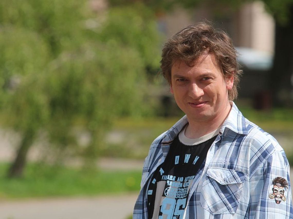 Trolejbusowy batyskaf. Rozmowa z Markiem Andrzejewskim Trolejbusowy batyskaf. Rozmowa z Markiem Andrzejewskim