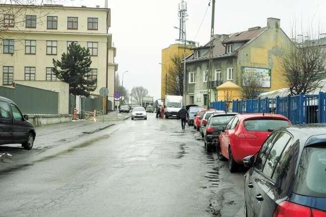Trolejbusy muszą jeździć zawijasami. Miasto jednak nie wyprostuje trasy. Dlaczego? Trolejbusy muszą jeździć zawijasami. Miasto jednak nie wyprostuje trasy. Dlaczego?