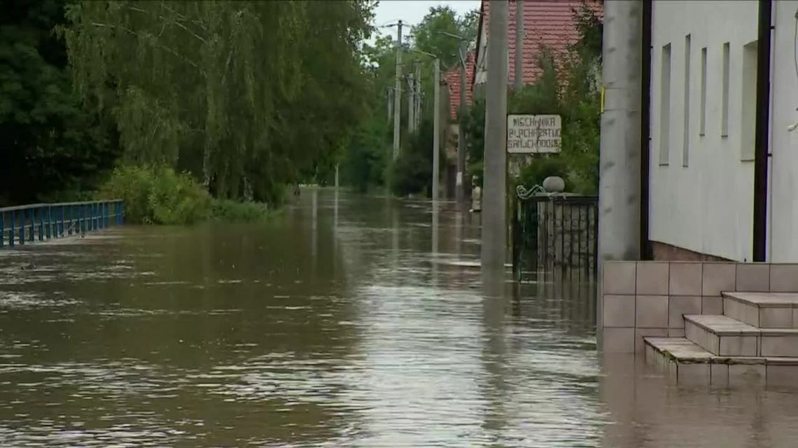 Trudna sytuacja po ulewach w gminie Marcinowice. "W ciągu dwóch dni mamy drugą powódź" Trudna sytuacja po ulewach w gminie Marcinowice. "W ciągu dwóch dni mamy drugą powódź"