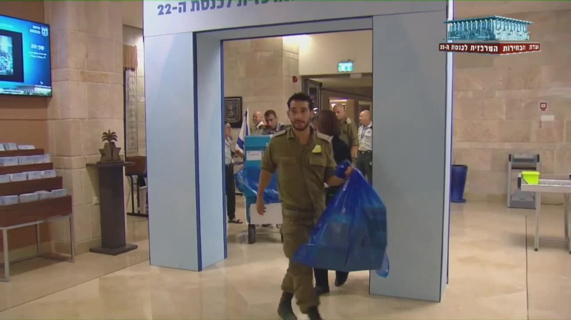 Trwa liczenie głosów po wyborach w Izraelu. Netanjahu i opozycja blisko remisu