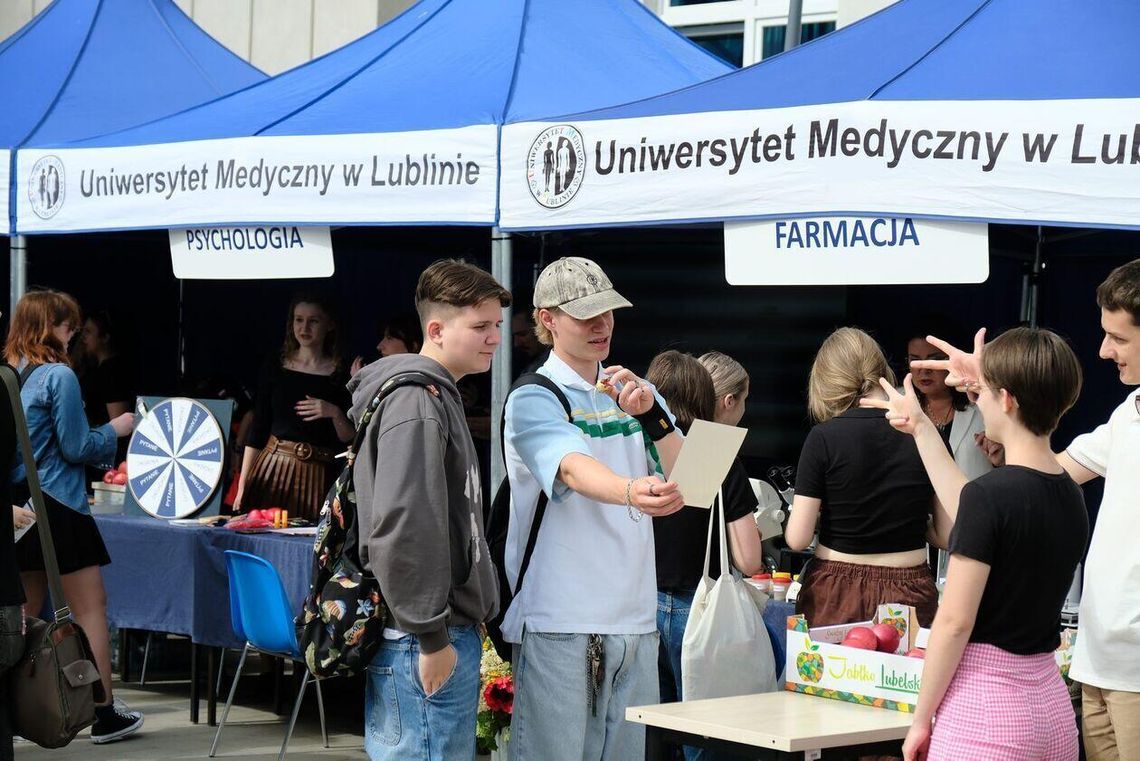 Trwa rekrutacja na studia. Maturzyści już wybierają