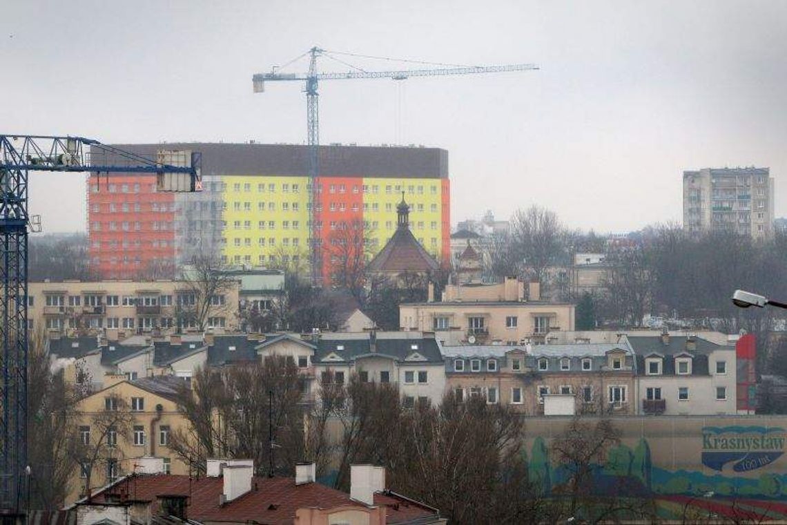 Trwa walka o przemalowanie COZL. Petycja do marszałka i akcja architektów Trwa walka o przemalowanie COZL. Petycja do marszałka i akcja architektów