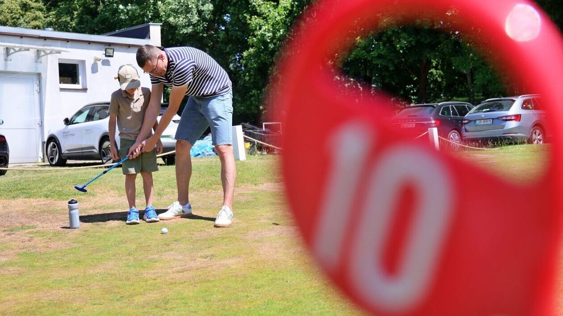 Trwają Dni Otwarte Golfa nad Zalewem Zemborzyckim. Można pograć za darmo