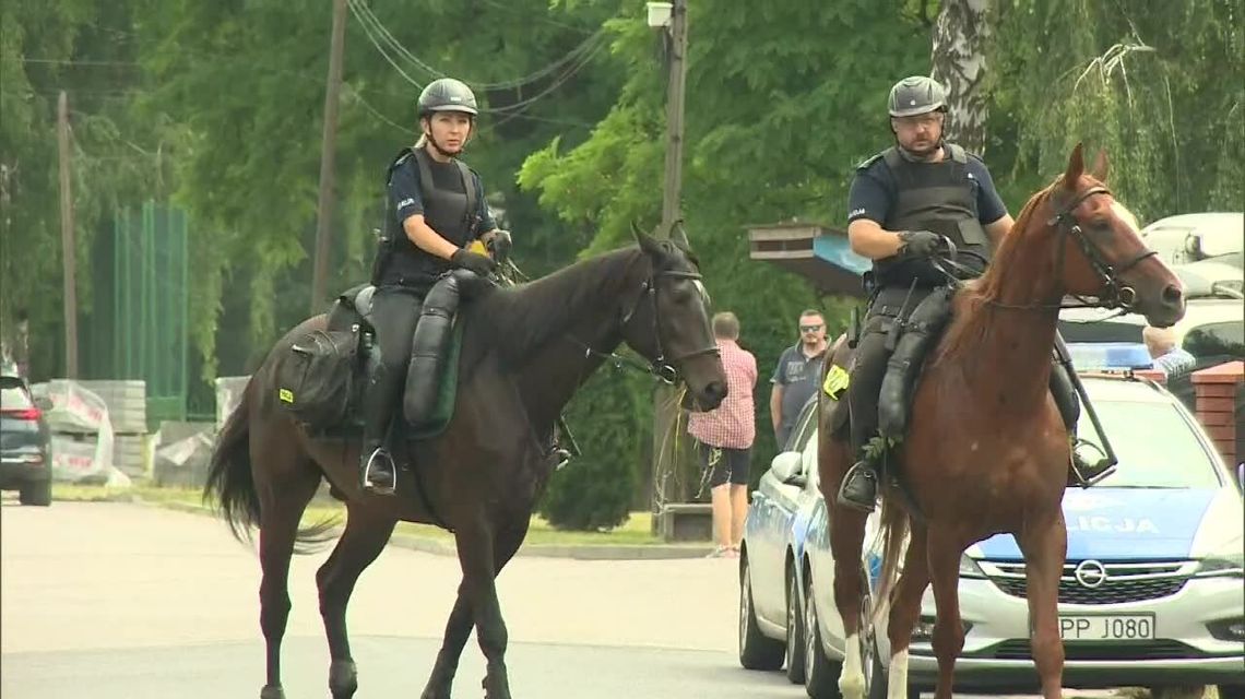 Trwają poszukiwania sprawcy potrójnego morderstwa w Borowcach. Do akcji dołączyła grupa z Niemiec z psami