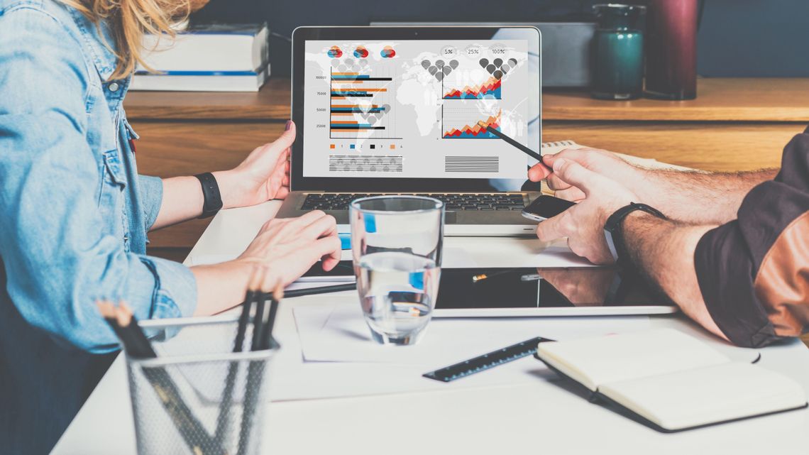 Trwałość ma znaczenie – przegląd technik nadruku na gadżetach reklamowych