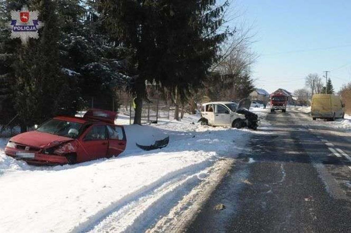 Trzebieszów: Zderzyły się dwa samochody i bus Trzebieszów: Zderzyły się dwa samochody i bus