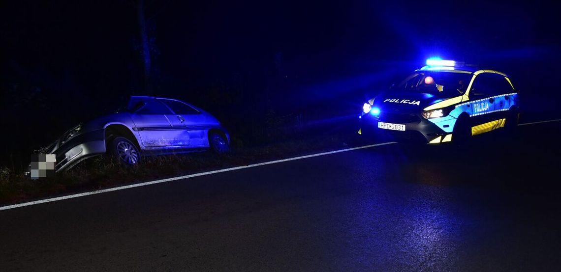 Trzech pijanych mężczyzn i auto w rowie. Właściciel „przypomniał sobie”, że prowadził