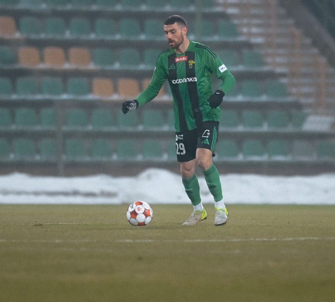 Trzeci mecz Górnika Łęczna pod wodzą Jurija Szatałowa i pierwsza wygrana. Luka Gucek bohaterem