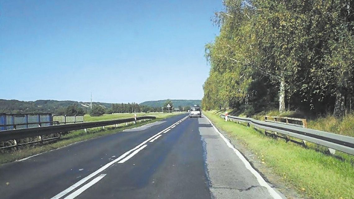 Trzecie podejście do drogi 858. Czytelnicy obawiają się, że remont się opóźni Trzecie podejście do drogi 858. Czytelnicy obawiają się, że remont się opóźni