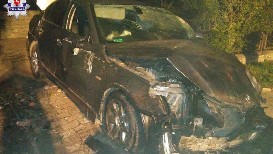 Trzej pijani mężczyźni, a obok samochód w rowie. Kto kierował BMW?