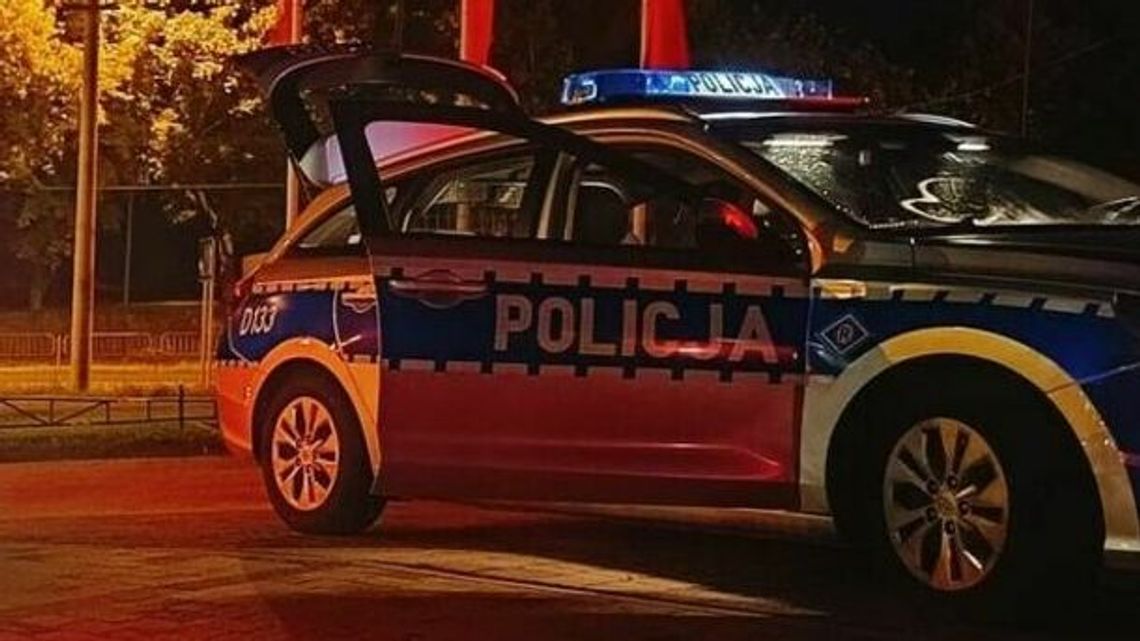 Trzęsła się z zimna, policjantom wskazała dom babci