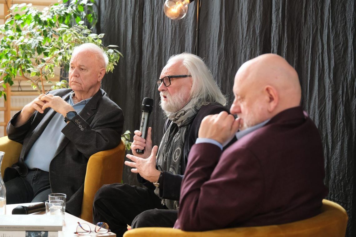 Trzy drogi. Jedna szkoła. Jubileuszowe spotkanie w VIII LO im. Z. Nałkowskiej