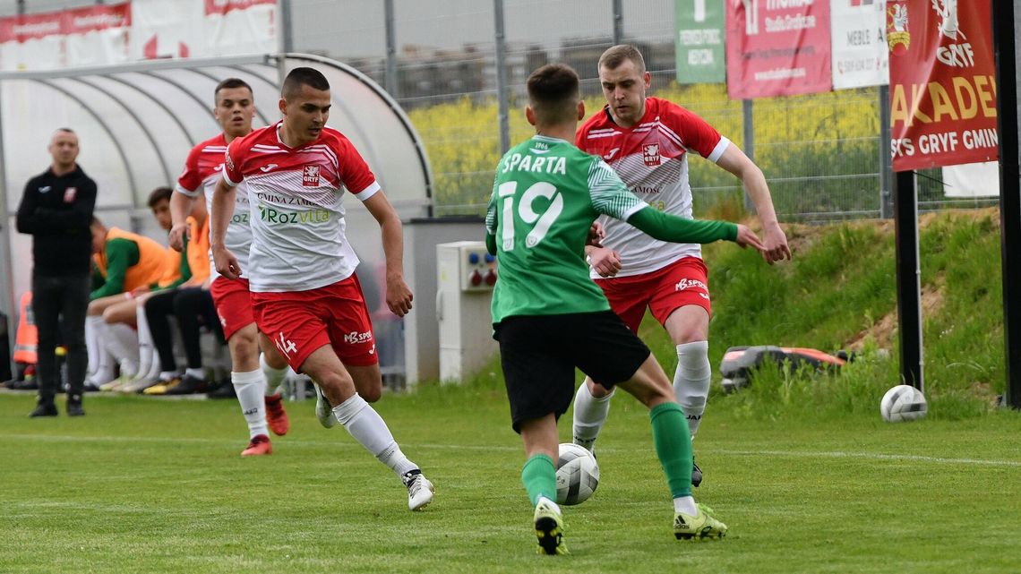 Trzy drużyny z utrzymaniem w IV lidze, POM Iskra i Sparta walczą o czwarte miejsce Trzy drużyny z utrzymaniem w IV lidze, POM Iskra i Sparta walczą o czwarte miejsce