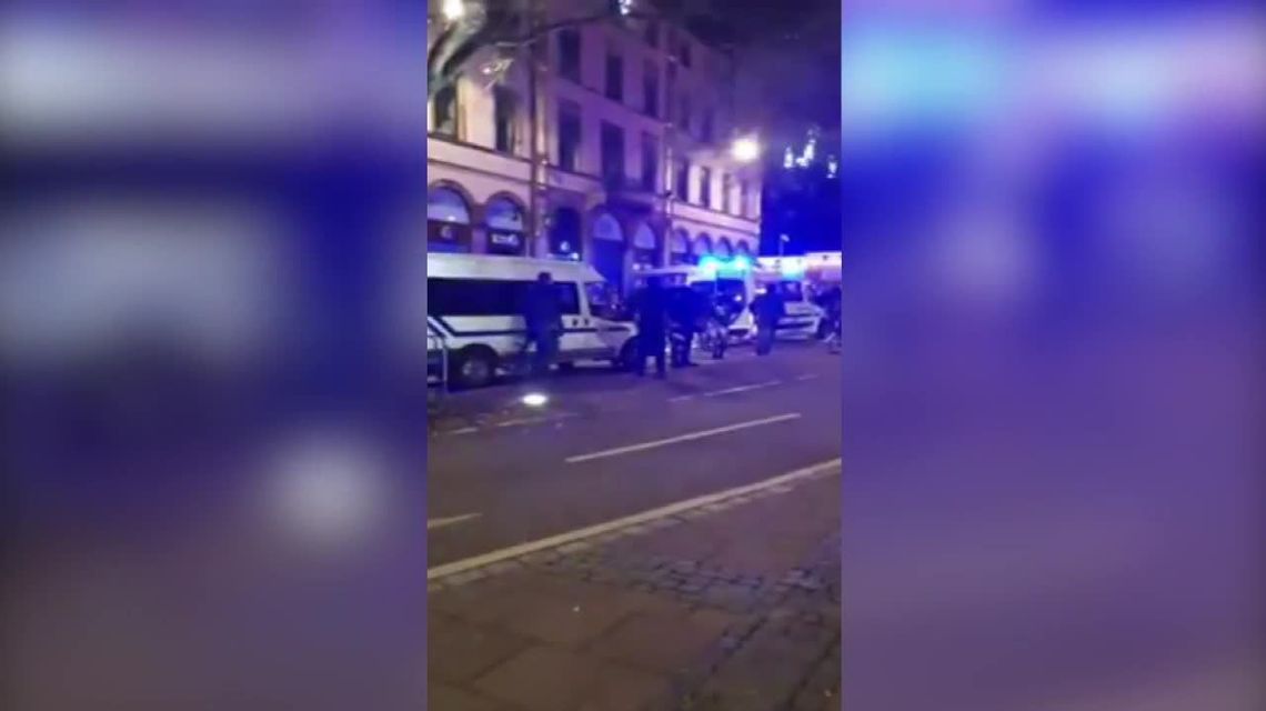 Trzy osoby zginęły w strzelaninie w Strasburgu. Napastnik uciekł Trzy osoby zginęły w strzelaninie w Strasburgu. Napastnik uciekł